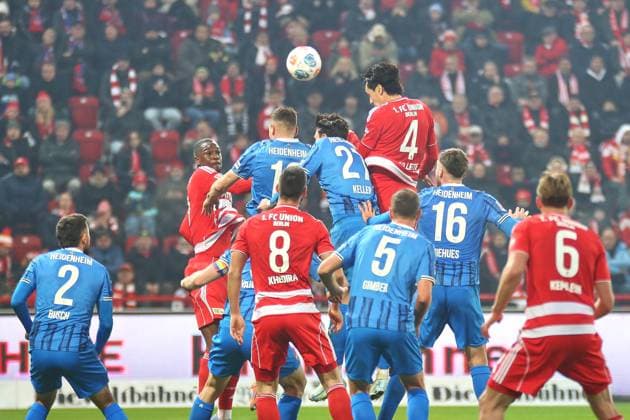 Berlin, Germany, 29 11 2025 Stadion Alte Försterei 12 Matchday, Season 2025 26, 1 Soccer Bundesliga Union Berlin 1 FC Heidenheim Marvin Pieringer 18, 1 FC Heidenheim , Thomas Keller 27, 1 FC Heidenheim and Diogo Leite 4, Union Berlin in a header duel Also to be seen are Marnon Busch 2, 1 FC Heidenheim , Ilyas Ansah 10, Union Berlin , Patrick Mainka 6, 1 FC Heidenheim , Rani Khedira 8, Union Berlin , Benedikt Gimber 5, 1 FC Heidenheim , Julian Niehues 16, 1 FC Heidenheim and Aljoscha Kemlein 6, Union Berlin Copyright: xdtsxNachrichtenagenturx dts_95929