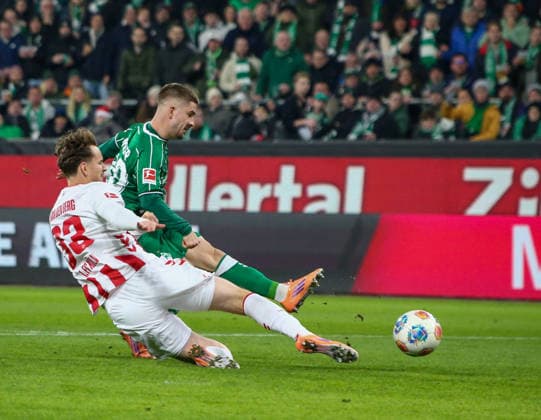 Germany Soccer Bundesliga 2025 26, 8 Matchday SV Werder Bremen vs 1 FC Köln Weserstadion Stadion Bremen Romano Schmid SV Werder Bremen, 20 Rav van den Berg 1 FC Köln, 33 Bremen Copyright: xAymanxAlahmedx