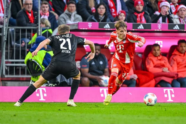 Lars Ritzka FC St Pauli and Lennart Karl Bayern München in a duel during the Bundesliga match between FC Bayern München and FC St Pauli, Allianz Arena on November 29, 2025 in Munich, Germany Photo by Harry Langer DeFodi Images Lars Ritzka FC St Pauli and Lennart Karl Bayern München battle for the ball during the Bundesliga match between FC Bayern München and FC St Pauli at Allianz Arena on November 29, 2025 in München, Germany Photo by Harry Langer DeFodi Images DFL regulations prohibit any use of photographs as image sequences and or quasi video Photo by Harry Langer DeFodi Images DFL regulations prohibit any use of photographs as image sequences and or quasi video