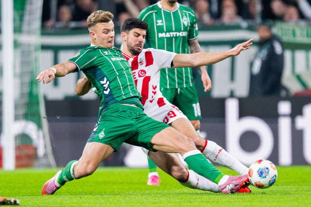 29 11 2025 Football, 2025 2026, 1 Bundesliga, Matchday 12, SV Werder Bremen 1 FC Köln L R Keke Topp Bremen , Cenk Özkacar Köln DFL REGULATIONS PROHIBIT ANY USE OF PHOTOGRAPHS AS IMAGE SEQUENCES AND OR QUASI VIDEO