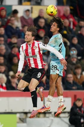 Brentford v Burnley, Premier League Mathias Jensen of Brentford and Hannibal Mejbri of Burnley battling for the ball during the Brentford v Burnley Premier League match at the Gtech Community Stadium, London, England on 29 November 2025 Credit: Dylan Hepworth Every Second Media Editorial use only. All images are copyright Every Second Media Limited. No images may be reproduced without prior permission. All rights reserved. Premier League and Football League images are subject to licensing agreements with Football DataCo Limited. see https: www.football-dataco.com Copyright: xIMAGO EveryxSecondxMediax ESM-1680-0039 DylanxHepworthx xEveryxSecondxMediax