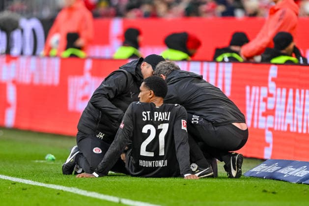 AndrÃ as Hountondji FC St Pauli injured on the ground during the Bundesliga match between FC Bayern München and FC St Pauli, Allianz Arena on November 29, 2025 in Munich, Germany Photo by Harry Langer DeFodi Images AndrÃ as Hountondji FC St Pauli injured on the ground during the Bundesliga match between FC Bayern München and FC St Pauli at Allianz Arena on November 29, 2025 in München, Germany Photo by Harry Langer DeFodi Images DFL regulations prohibit any use of photographs as image sequences and or quasi video Photo by Harry Langer DeFodi Images DFL regulations prohibit any use of photographs as image sequences and or quasi video