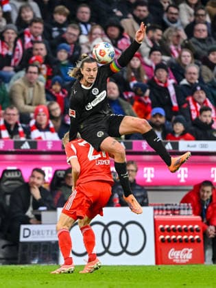 Konrad Laimer Bayern München und Jackson Irvine FC St Pauli im Zweikampf waehrend des spiels der Bundesliga zwischen FC Bayern München und FC St Pauli, Allianz Arena am 29 November 2025 in München, Germany Photo by Harry Langer DeFodi Images Konrad Laimer Bayern München und Jackson Irvine FC St Pauli battle for the ball during the Bundesliga match between FC Bayern München and FC St Pauli at Allianz Arena on November 29, 2025 in München, Germany Photo by Harry Langer DeFodi Images DFL regulations prohibit any use of photographs as image sequences and or quasi video Photo by Harry Langer DeFodi Images DFL regulations prohibit any use of photographs as image sequences and or quasi video