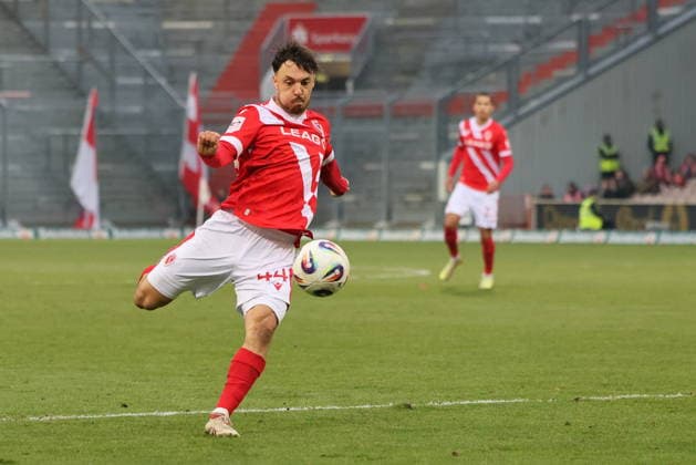 44 Simon Straudi Energie Cottbus Football 3 Liga 2025 2026 FC Energie Cottbus FC Viktoria Köln