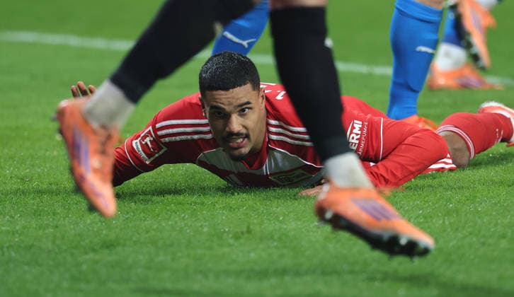 Danilho Doekhi disappointed after missed goal chance Disappointment Sport Football Soccer Bundesliga Men DFL 12 Matchday Season 2025 2026 29 11 2025 1 FC Union Berlin FCU vs 1 FC Heidenheim FCH DFL regulations prohibit any use of photographs as image sequences and or quasi video