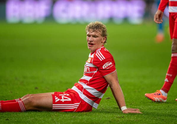 Soccer, Men, Season 2025 2026, 1 Bundesliga 12 Matchday , 1 FC Union Berlin 1 FC Heidenheim, Leopold Querfeld 1 FC Union Berlin with a bloody wound in his mouth, 29 11 2025, Copyright: xSebastianxRäppold MatthiasxKochx