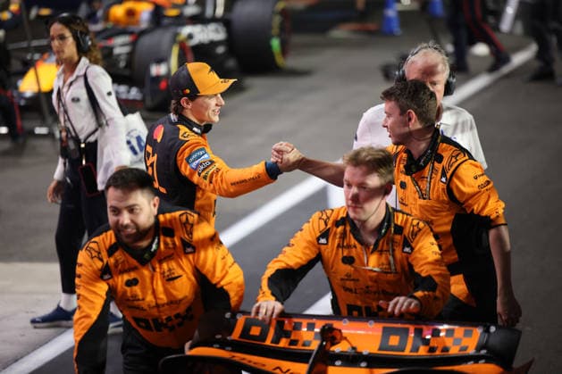 Oscar Piastri McLaren Formula 1 Team, 81 , Parc Ferme, Sprint, QAT, Formula 1 World Championship, Qatar Grand Prix, Doha, Lusail, Lusail International Circuit, Saturday, 29 11 2025 QTR, Formula 1 World Championship, Qatar Grand Prix, Doha, Lusail, Lusail International Circuit, Satuday, 29 11 2025 Doha Copyright: xEibner-Pressefoto AnnikaxGrafx EP_AGF