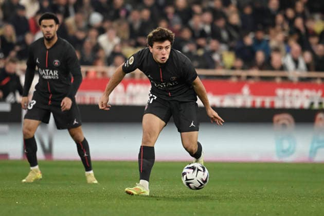 FOOTBALL : Monaco (ASM) vs Paris (PSG) - Ligue 1 - 29 11 25 Paris Saint Germain s midfielder 17 Vitinha during the French L1 2025-2026 season football match between Monaco ASM and Paris PSG at Louis II stadium of Monaco, south France, on November 29, 2025. MONACOMonaco  Copyright: xfredxDIDES psnewzx