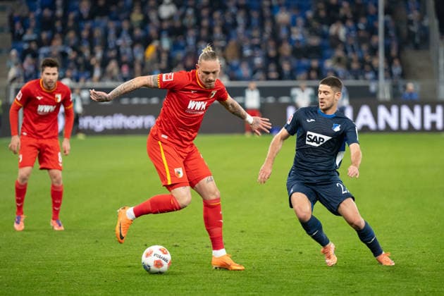 v li Marius Wolf FC Augsburg, 27 , Andrej Kramaric TSG 1899 Hoffenheim, 27 GER, TSG 1899 Hoffenheim vs FC Augsburg, Football, Men, 1 Bundesliga, Matchday 12, Season 2025 2026, 29 11 2025, DFL DFB REGULATES PROHIBIT ANY USE OF PHOTOGRAPHS AS IMAGE SEQUENCES AND OR QUASI VIDEO, GER, TSG 1899 Hoffenheim vs FC Augsburg, Football, Men, 1 Bundesliga, Matchday 12, Season 2025 2026, 29 11 2025 Sinsheim Copyright: xEibner-Pressefoto WolfgangxFrankx EP_WFK