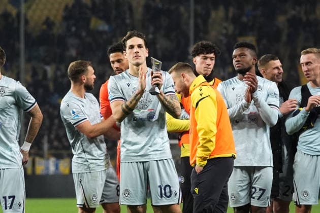 Udinese s Nicolo Zaniolo Panini Player of the match and the players of Udinese celebrate for the victory at the end of the Serie A soccer match between Parma and Udinese at Ennio Tardini Stadium in Parma, North Italy, Saturday, November 29, 2025. Soccer  Copyright: xMassimoxPaolone LaPressex