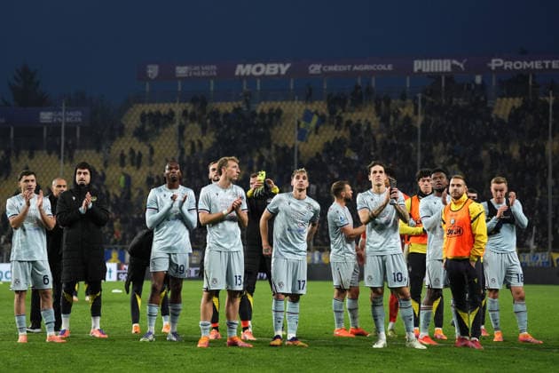 Udinese s Nicolo Zaniolo Panini Player of the match and the players of Udinese celebrate for the victory at the end of the Serie A soccer match between Parma and Udinese at Ennio Tardini Stadium in Parma, North Italy, Saturday, November 29, 2025. Soccer  Copyright: xMassimoxPaolone LaPressex