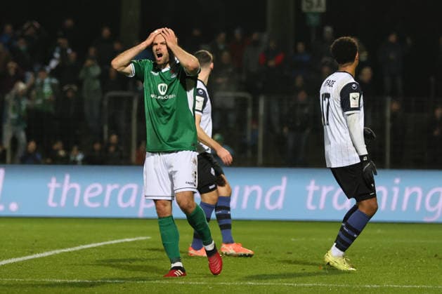 29 11 2025, Football, Men, 16 Matchday Third League Season 2025 2026 3 League FC Schweinfurt 05 SV Waldhof Mannheim Disappointment at Manuel Wintzheimer FC Schweinfurt 05, 25 Schweinfurt Riedel Bau Arena im Sachs Stadio Bayern Unterfranken Germany