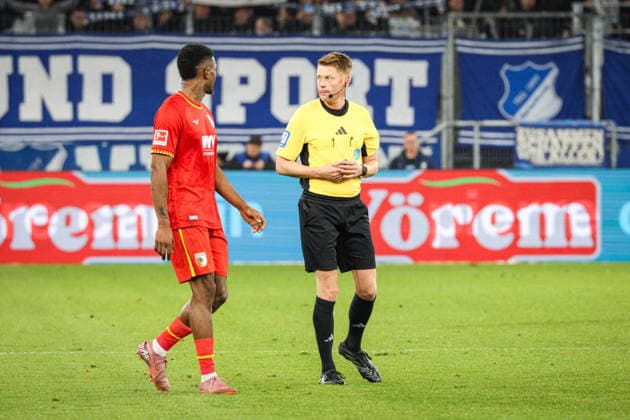Germany 1 Bundesliga 2025 26, 12 Matchday TSG Hoffenheim vs FC Augsburg, PreZero Arena Sinsheim Christian Dingert Referee , Samuel Essende, FC Augsburg, 9 Sinsheim PreZero Arena Baden Württemberg Germany Copyright: xBenedictxChristx