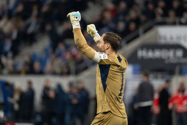 Oliver Baumann TSG 1899 Hoffenheim, 01 GER, TSG 1899 Hoffenheim vs FC Augsburg, Football, Men, 1 Bundesliga, Matchday 12, Season 2025 2026, 29 11 2025, DFL DFB REGULATES PROHIBIT ANY USE OF PHOTOGRAPHS AS IMAGE SEQUENCES AND OR QUASI VIDEO, GER, TSG 1899 Hoffenheim vs FC Augsburg, Football, Men, 1 Bundesliga, Matchday 12, Season 2025 2026, 29 11 2025 Sinsheim Copyright: xEibner-Pressefoto WolfgangxFrankx EP_WFK