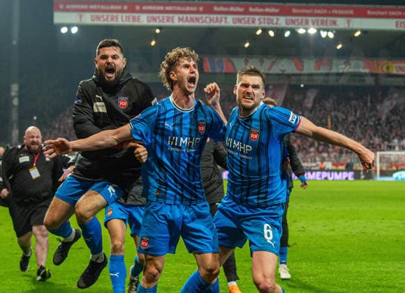 Soccer, Men, Season 2025 2026, 1 Bundesliga 12 Matchday , 1 FC Union Berlin 1 FC Heidenheim, f l Marnon Busch Heidenheim , Jan Schöppner Heidenheim , Patrick Mainka Heidenheim , Cheering after goal to 1 2, 29 11 2025, Copyright: xSebastianxRäppold MatthiasxKochx