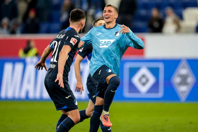 from left Albian Hajdari Hoffenheim, 21 , Grischa Prömel Hoffenheim, 6 , Andrej Kramaric Hoffenheim, 27 , TSG 1899 Hoffenheim player, cheering after the final whistle, joy about the victory, winner, winner, cheers, cheering, cheerful, positive, happy, rejoice, optimistic, highlight, action, 29 11 2025, Sinsheim Germany , Soccer, Bundesliga, TSG 1899 Hoffenheim FC Augsburg, DFB DFL REGULATIONS PROHIBIT ANY USE OF PHOTOGRAPHS AS IMAGE SEQUENCES AND OR QUASI VIDEO xozx