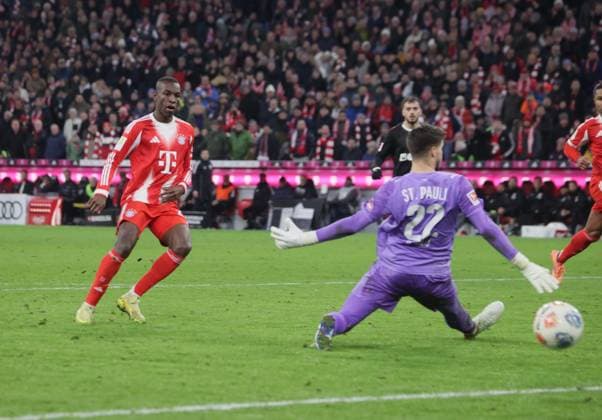 Bayerns 11 Nicolas JACKSON scores to make it 3 1 Football Muenchen St Pauli Football Bundesliga, FC Bayern München FC St Pauli Hamburg, Matchday 12, Season 2025 2026, on 29 11 2025 in Muenchen, A L L I A N Z A R E N A, Germany Source Copyright Credit Oryk HAIST xFRAUENFUSSBALL-BAYERN-PAULIx