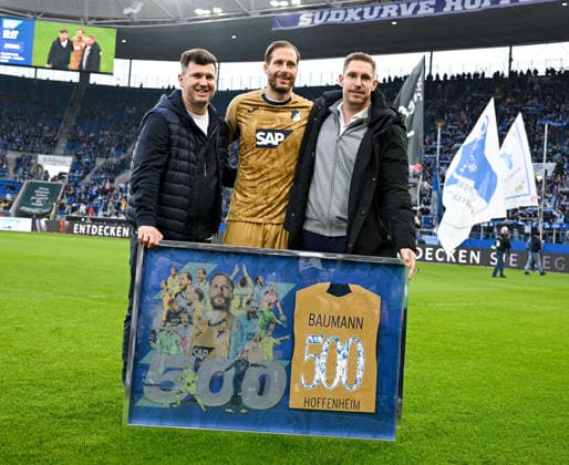 GER, 1 FBL, TSG Hoffenheim vs FC Augsburg 29 11 2025, PreZero Arena, Sinsheim, GER, 1 FBL, TSG Hoffenheim vs FC Augsburg , in the picture goalkeeper Oliver Baumann Hoffenheim is honored by Managing Director Sport Andreas Schicker and Managing Director Marketing Tim Jost for his 500 Bundesliga match DFL regulations prohibit any use of photographs as image sequences and or quasi video nordphotoxGmbHx xBratic nph00250