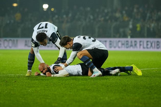 Football 3 Liga, Final Match 1, 1 FC Schweinfurt 05 SV Waldhof Mannheim on 29 11 2025 in Schweinfurt Sachs Stadion , Germany, Season 2025 2026 DFB DFL REGULATIONS PROHIBIT ANY USE OF PHOTOGRAPHS as IMAGE SEQUENCES and or QUASI VIDEO Collective cheering after the goal by Terrence Boyd 13, SVWM to 2 3 with Samuel Abifade 17, SVWM andFrancisco Mascarenhas Masca 38, SVWM Schweinfurt Sachs Stadion Germany Copyright: xChristophxKinzingerx