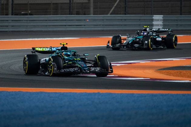 Fernando Alonso Aston Martin Aramco F1 Team, Spain, 14 in AMR25, Andrea Kimi Antonelli Mercedes AMG Petronas F1 Team, Italy, 12 in F1 W16, QTR, Formula 1 World Championship, Qatar Grand Prix, Lusail International Circuit, Sprint Race, 29 11 2025 QTR, Formula 1 World Championship, Qatar Grand Prix, Lusail International Circuit, 29 11 2025 Lusail Copyright: xEibner-Pressefoto Memmlerx EP_MMR