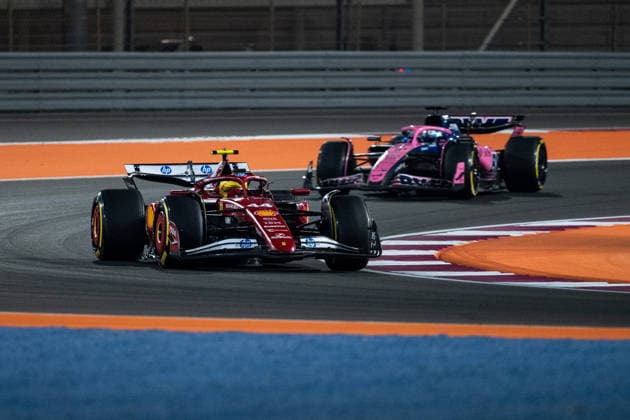 Lewis Hamilton Scuderia Ferrari HP, Great Britain, 44 in SF 25, Pierre Gasly BWT Alpine F1 Team, France, 10 in Alpine A525, QTR, Formula 1 World Championship, Qatar Grand Prix, Lusail International Circuit, Sprint Race, 29 11 2025 QTR, Formula 1 World Championship, Qatar Grand Prix, Lusail International Circuit, 29 11 2025 Lusail Copyright: xEibner-Pressefoto Memmlerx EP_MMR