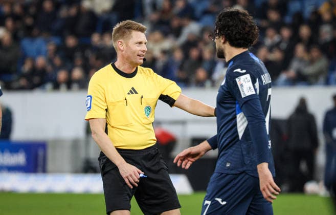 Germany 1 Bundesliga 2025 26, 12 Matchday TSG Hoffenheim vs FC Augsburg, PreZero Arena Sinsheim Christian Dingert Referee Sinsheim PreZero Arena Baden Württemberg Germany Copyright: xBenedictxChristx