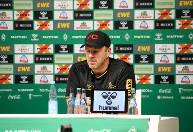Germany Soccer Bundesliga 2025 26, 8 Matchday SV Werder Bremen vs 1 FC Köln Weserstadion Stadion Bremen Coachs press conference Åukasz Kwasniok Lukasz Kwasniok Coach 1 FC Köln Bremen Copyright: xAymanxAlahmedx