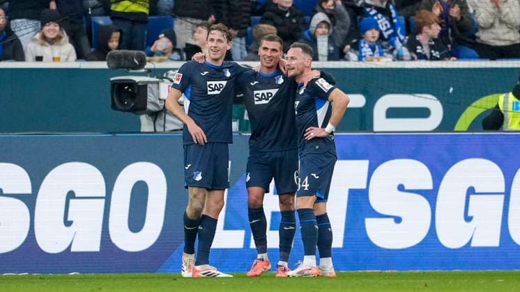 from left Wouter Burger Hoffenheim, 18 , goalscorer Grischa Prömel Hoffenheim, 6 , Vladimir Coufal Hoffenheim, 34 , TSG 1899 Hoffenheim players, celebrate the goal, celebrate the goal, goal, celebration, cheers about the goal, rejoice, joy, rejoices, optimistic, positive, match scene, highlight, action, 29 11 2025, Sinsheim Germany , football, Bundesliga, TSG 1899 Hoffenheim FC Augsburg, DFB DFL REGULATIONS PROHIBIT ANY USE OF PHOTOGRAPHS AS IMAGE SEQUENCES AND OR QUASI VIDEO xozx