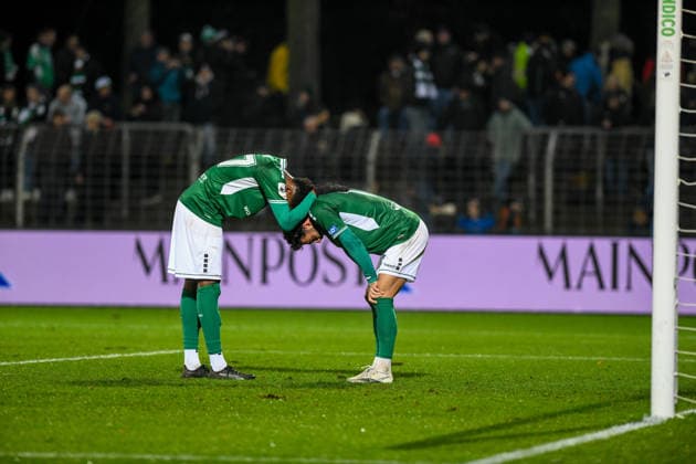-1. FC 1905 Schweinfurt vs. SV Waldhof Mannheim, Sachs-Stadion Football, 3. Liga -1. FC 1905 Schweinfurt vs. SV Waldhof Mannheim 29 Nov 2025 Sachs-Stadion , Schweinfurt, Germany Image: Uche Obiogumu (Schweinfurt) talks wit Ekin Ã‡elebi (Schweinfurt) after the loss. DFL REGULATIONS PROHIBIT ANY USE OF PHOTOGRAPHS AS IMAGE SEQUENCES AND OR QUASI-VIDEO Schweinfurt Sachs-Stadion Bayern Germany Copyright: xPresseFotoxEvansx