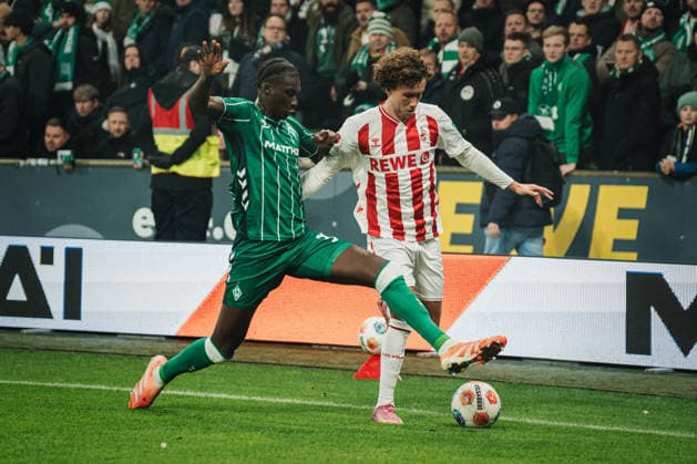 1 Bundesliga SV Werder Bremen vs 1 FC Köln, 29 11 2025 Abdoul Karim Coulibaly Werder Bremen, 31 vs Luca Waldschmidt 1 FC Köln, 7 Soccer, 1 Bundesliga, Matchday 12 SV Werder Bremen vs 1 FC Köln on 29 11 2025 at Weserstadion, Bremen DFL REGULATIONS PROHIBIT ANY USE OF PHOTOGRAPHS AS IMAGE SEQUENCES AND OR QUASI VIDEO Copyright: xBEAUTIFULxSPORTS Tonhäuserx