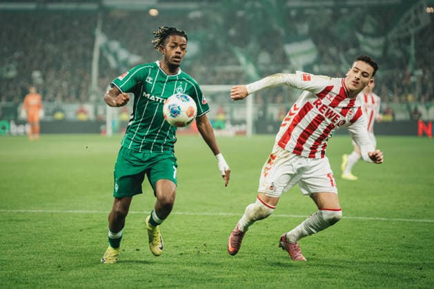 1 Bundesliga SV Werder Bremen vs 1 FC Köln, 29 11 2025 Samuel Mbangula 7, Werder Bremen vs Said El Mala 1 FC Köln, 13 Football, 1 Bundesliga, Matchday 12 SV Werder Bremen vs 1 FC Köln on 29 11 2025 at Weserstadion, Bremen DFL REGULATIONS PROHIBIT ANY USE OF PHOTOGRAPHS AS IMAGE SEQUENCES AND OR QUASI VIDEO Copyright: xBEAUTIFULxSPORTS Tonhäuserx