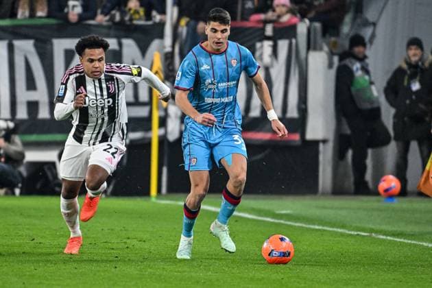 Adam Obert of Cagliari Calcio during Juventus FC vs Cagliari Calcio, Italian soccer Serie A match in Turin, Italy, November 29 2025  Copyright: xLuigixCanu IPAxSportx xipa-agency.netx xx IPA_68516831 IPA_Agency_IPA68516831