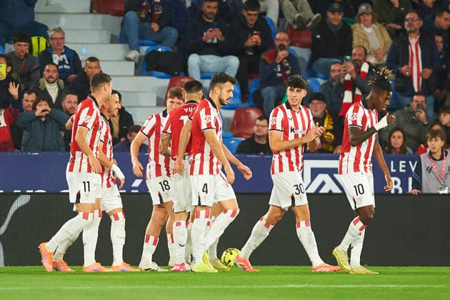 players of Athletic Club celebrates after scoring his team˜s first goal during the LaLiga EA Sports match between Levante UD and Athletic Club at Ciudad de Valencia on November 29, 2025 in Valencia, Spain Photo by Maria Jose Segovia DeFodi Images