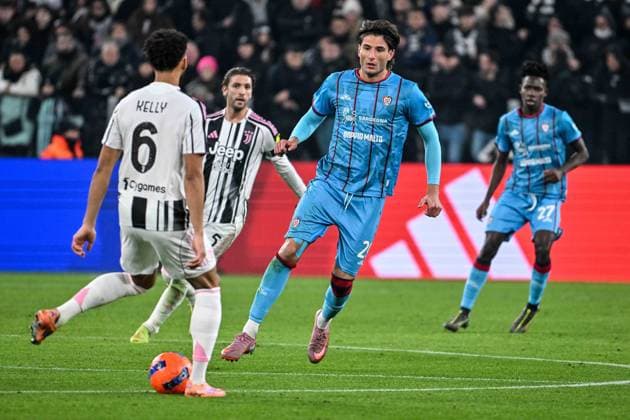 Gennaro Borrelli of Cagliari Calcio during Juventus FC vs Cagliari Calcio, Italian soccer Serie A match in Turin, Italy, November 29 2025  Copyright: xLuigixCanu IPAxSportx xipa-agency.netx xx IPA_68517110 IPA_Agency_IPA68517110