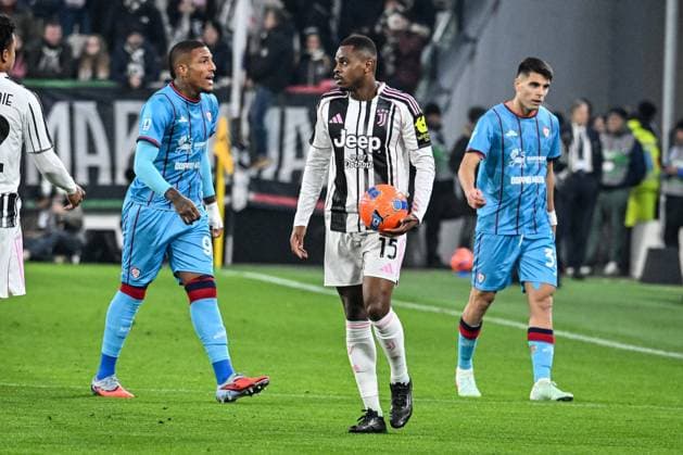 CALCIO - Serie A - Juventus FC vs Cagliari Calcio Pierre Kalulu of Juventus FC during Juventus FC vs Cagliari Calcio, Italian soccer Serie A match in Turin, Italy, November 29 2025 Turin Italy  Copyright: xIPAxSport ABACAx