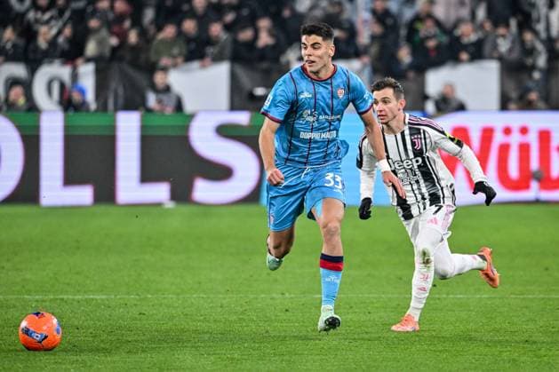 Adam Obert of Cagliari Calcio during Juventus FC vs Cagliari Calcio, Italian soccer Serie A match in Turin, Italy, November 29 2025  Copyright: xLuigixCanu IPAxSportx xipa-agency.netx xx IPA_68517570 IPA_Agency_IPA68517570