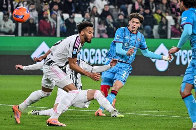 Marco Palestra of Cagliari Calcio during Juventus FC vs Cagliari Calcio, Italian soccer Serie A match in Turin, Italy, November 29 2025  Copyright: xLuigixCanu IPAxSportx xipa-agency.netx xx IPA_68517647 IPA_Agency_IPA68517647