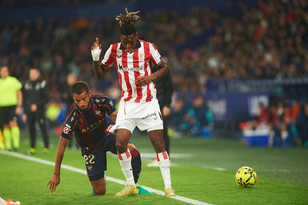 Jeremy Toljan Levante UD and Nico Williams JR Athletic Club during the LaLiga EA Sports match between Levante UD and Athletic Club at Ciudad de Valencia on November 29, 2025 in Valencia, Spain Photo by Maria Jose Segovia DeFodi Images