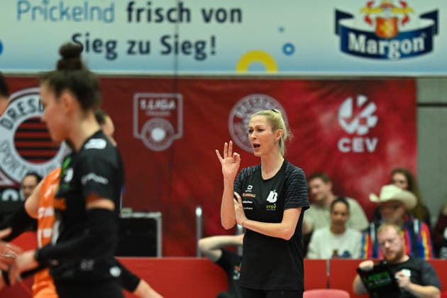 Mareike Hindriksen Head Coach Ladies in Black Aachen Dresdner SC vs Ladies in Black Aachen, 1 Volleyball Bundesliga Women, Season 2025 2026, 29 11 2025 Dresdner SC vs Ladies in Black Aachen, 1 Volleyball Bundesliga Women, Season 2025 2026, 29 11 2025 Dresden Copyright: xEibner-Pressefoto xHoepnerx EP_PHR