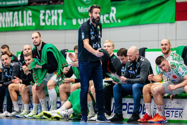 Bennet Wiegert SC Magdeburg, Coach GER, GWD Minden vs SC Magdeburg, Handball, 1 Bundesliga, Matchday 14, Season 2025 2026, 29 11 2025 GER, GWD Minden vs SC Magdeburg, Handball, 1 Bundesliga, Matchday 14, Season 2025 2026, 29 11 2025 Luebbecke Copyright: xEibner-Pressefoto JanxRollingerx EP_JSK