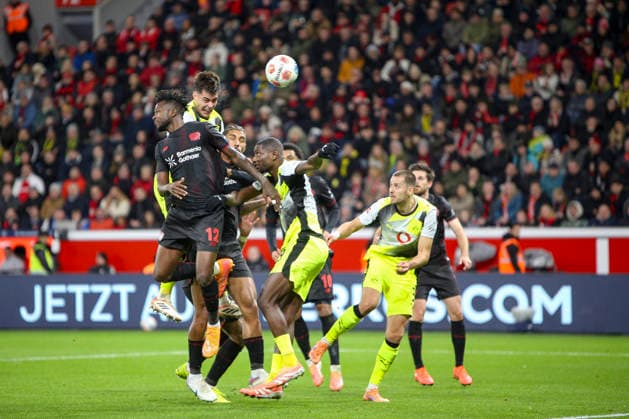 Leverkusen, Germany, 29 11 25 Aaron Anselmino Borussia Dortmund scores the goal to make it 0 1 during the Bundesliga match between Bayer 04 Leverkusen vs Borussia Dortmund at BayArena Leverkusen BayArena North Rhine Westphalia Germany Copyright: xBrauer-Fotoagenturx xAdrianxSchlx