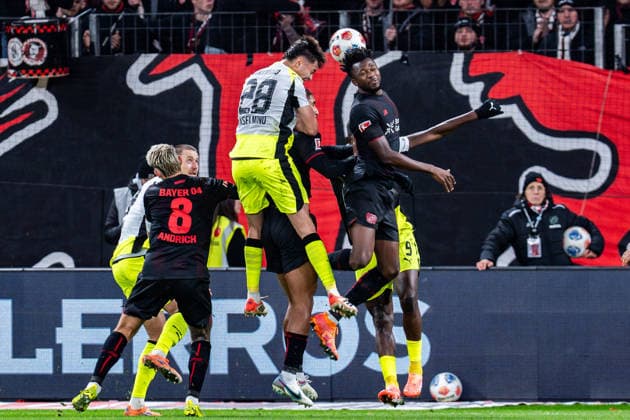 29 11 2025, Bayer 04 Leverkusen vs Borussia Dortmund, 1 Bundesliga, Matchday 12 Goal for 0 1 by Aaron Anselmino Borussia Dortmund 28 here the header shot Edmond Tapsoba Bayer 04 Leverkusen, 12 Robert Andrich Bayer 04 Leverkusen, 8 Felix Nmecha Borussia Dortmund, 8 Important note In accordance with the regulations of the DFL German Football League and the DFB German Football Association, it is prohibited to use photographs taken in the stadium or of the match in the form of sequential images or video-like photo series Copyright: xBahhoxKarax