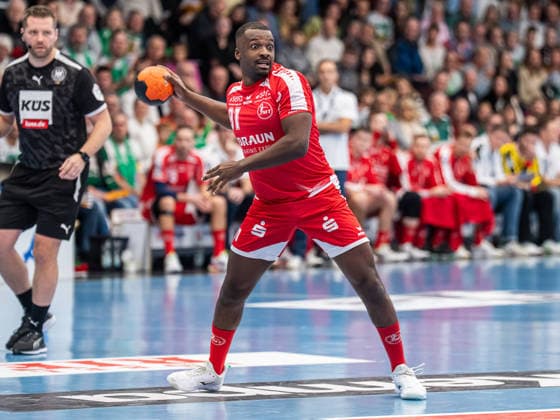 Sadou Ntanzi MT Melsungen, 91 on the ball, Frisch Auf Goeppingen vs MT Melsungen, Handball, 1 Bundesliga, Men, Season 2025 2026, 29 11 2025, Frisch Auf Goeppingen vs MT Melsungen, Handball, 1 Bundesliga, Men, Season 2025 2026, 29 11 2025 Goeppingen Copyright: xEibner-Pressefoto MichaelxSchmidx EP_MST