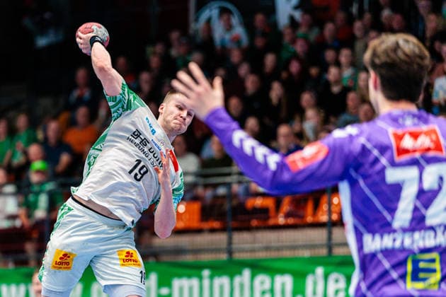 v l Elvar Oern Jonsson SC Magdeburg, 19 , Keno Danzenbaecher GWD Minden, 72 GER, GWD Minden vs SC Magdeburg, Handball, 1 Bundesliga, Matchday 14, Season 2025 2026, 29 11 2025 GER, GWD Minden vs SC Magdeburg, Handball, 1 Bundesliga, Matchday 14, Season 2025 2026, 29 11 2025 Luebbecke Copyright: xEibner-Pressefoto JanxRollingerx EP_JSK