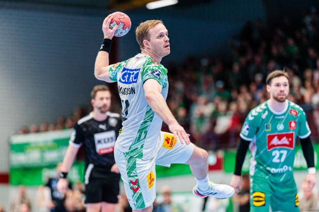 Omar Ingi Magnusson SC Magdeburg, 14 on seven-meter 7-meter throw GER, GWD Minden vs SC Magdeburg, Handball, 1 Bundesliga, Matchday 14, Season 2025 2026, 29 11 2025 GER, GWD Minden vs SC Magdeburg, Handball, 1 Bundesliga, Matchday 14, Season 2025 2026, 29 11 2025 Luebbecke Copyright: xEibner-Pressefoto JanxRollingerx EP_JSK