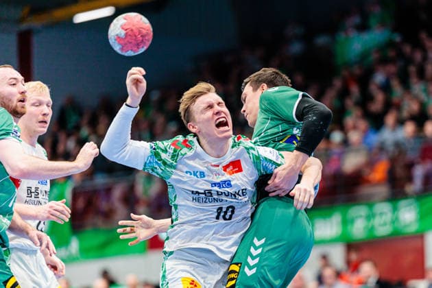 v l Gisli Thorgeir Kristjansson SC Magdeburg, 10 , Azat Valiullin GWD Minden, 55 GER, GWD Minden vs SC Magdeburg, Handball, 1 Bundesliga, Matchday 14, Season 2025 2026, 29 11 2025 GER, GWD Minden vs SC Magdeburg, Handball, 1 Bundesliga, Matchday 14, Season 2025 2026, 29 11 2025 Luebbecke Copyright: xEibner-Pressefoto JanxRollingerx EP_JSK