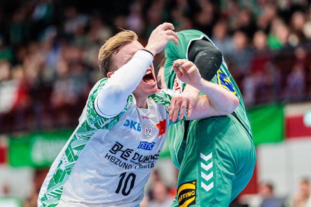 v l Gisli Thorgeir Kristjansson SC Magdeburg, 10 , Azat Valiullin GWD Minden, 55 GER, GWD Minden vs SC Magdeburg, Handball, 1 Bundesliga, Matchday 14, Season 2025 2026, 29 11 2025 GER, GWD Minden vs SC Magdeburg, Handball, 1 Bundesliga, Matchday 14, Season 2025 2026, 29 11 2025 Luebbecke Copyright: xEibner-Pressefoto JanxRollingerx EP_JSK
