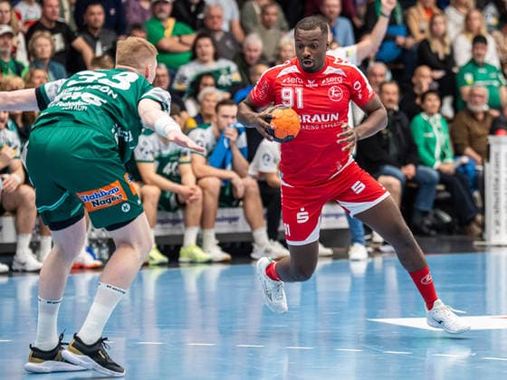 Sadou Ntanzi MT Melsungen, 91 with pace on the ball, Frisch Auf Goeppingen vs MT Melsungen, Handball, 1 Bundesliga, Men, Season 2025 2026, 29 11 2025, Frisch Auf Goeppingen vs MT Melsungen, Handball, 1 Bundesliga, Men, Season 2025 2026, 29 11 2025 Goeppingen Copyright: xEibner-Pressefoto MichaelxSchmidx EP_MST