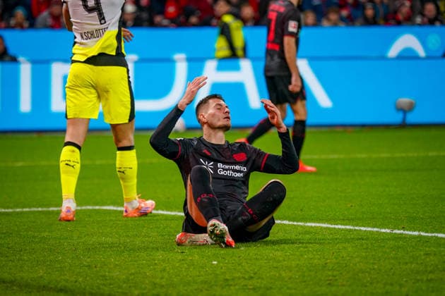 Germany Bundesliga 2025 26, 12 Matchday Bayer 04 Leverkusen vs Borussia Dortmund BayArena Leverkusen Patrik Schick Bayer Leverkusen, 14 Leverkusen North Rhine-Westphalia Germany Copyright: xJOERANxSTEINSIEKx