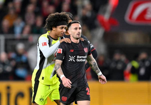 v l Karim Adeyemi Borussia Dortmund , Aleix Garcia Bayer Leverkusen Fussball 1 Bundesliga,12 Spieltag, Bayer 04 Leverkusen Borussia Dortmund, am 29 11 2025 in Leverkusen Germany DFL regulations prohibit any use of photographs as image sequences and or quasi video Â